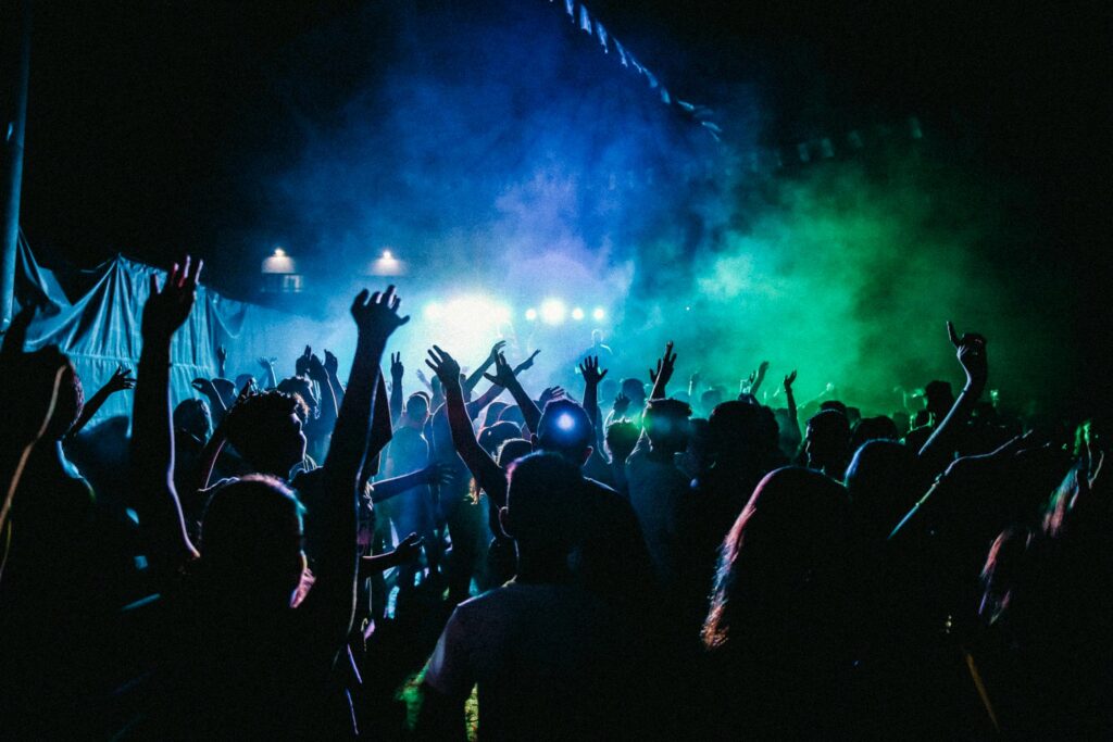 Free Spins and Festival Beats: Themed Promotions Inspired by Club Culture